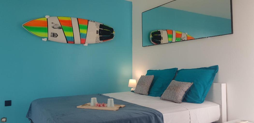 Tres Bel Appartement Avec Vue Mer, Acces Direct A La Plage Et Piscine Surveillee Сен-Франсуа Экстерьер фото