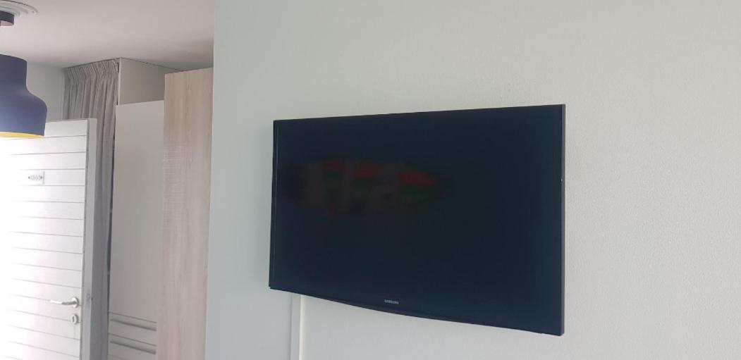Tres Bel Appartement Avec Vue Mer, Acces Direct A La Plage Et Piscine Surveillee Сен-Франсуа Экстерьер фото
